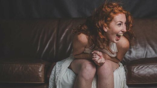 sexy, lachende Frau! Informatik, IT, 3D Druck, Addis Techblog