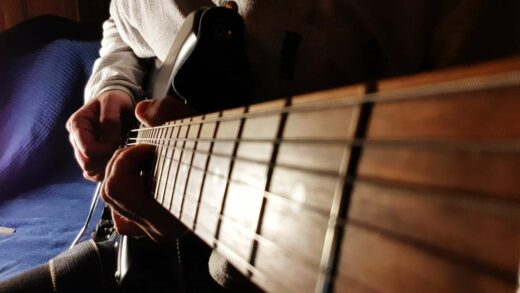 Stratocaster mit Smartphone und Gimbal fotografiert