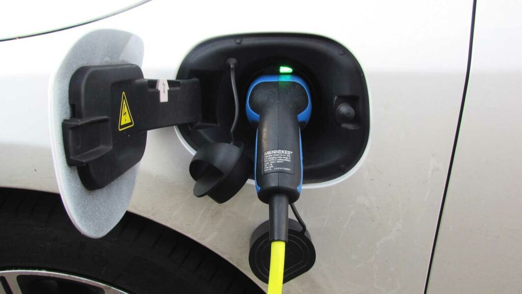 Elektoauto am Aufladen