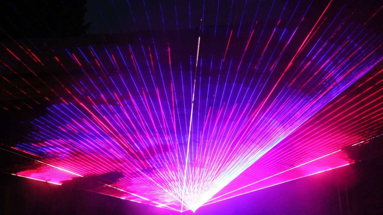 Lasershow statt Feuerwerk -moderner und besser für Mensch, Tier und Umwelt