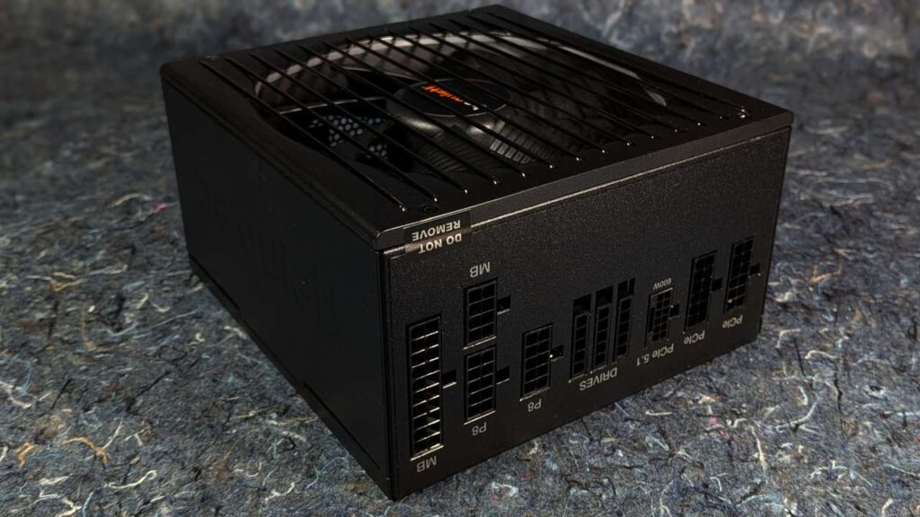 das Straight Power 12 ohne Kabel im Review und Test auf Addis Techblog