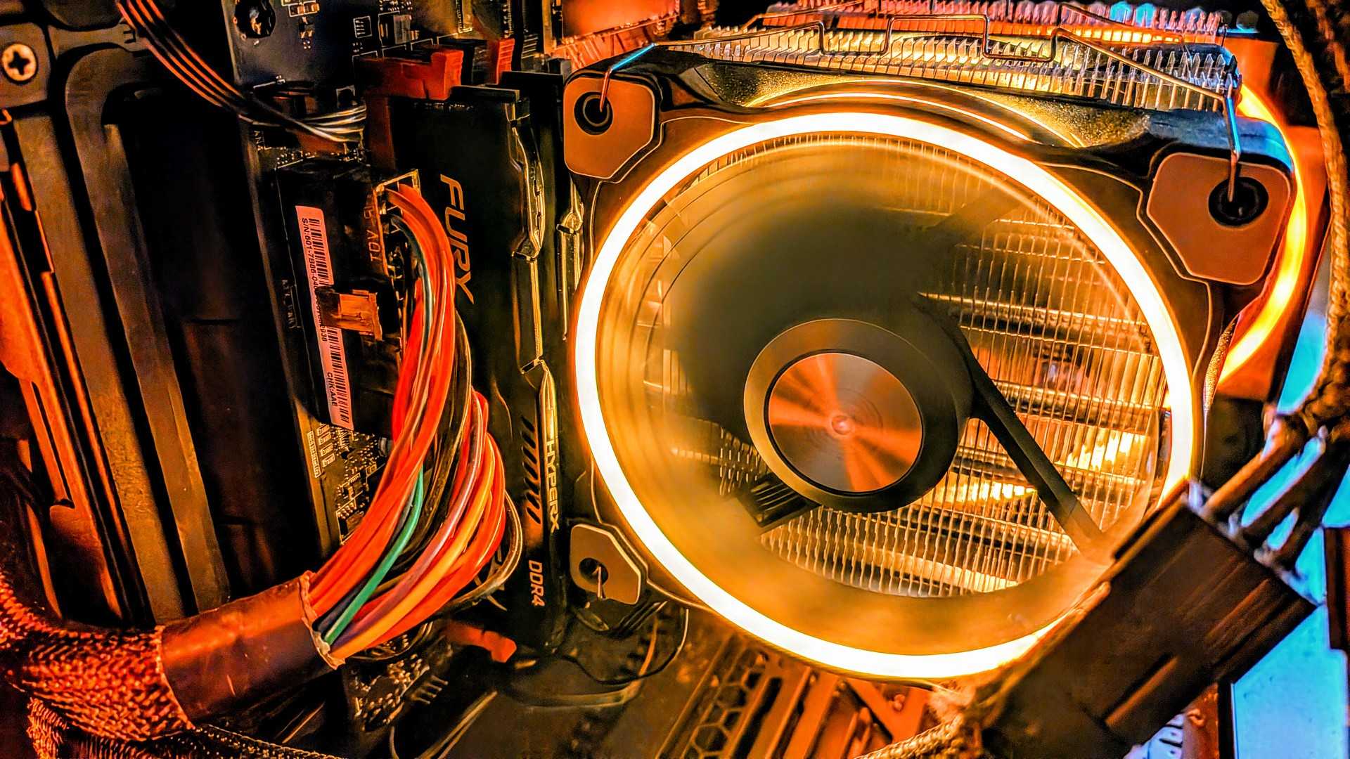 CPU Luftkühler mit Alpenföhn Wing Boost 3 in einem BeQuiet Light Base 900 Case