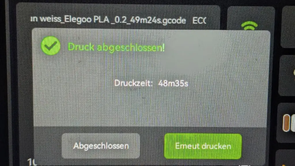 Display des Elegoo Centauri Carbon 2 meldet „Druck abgeschlossen“ mit einer Druckzeit von 48 Minuten und 35 Sekunden
